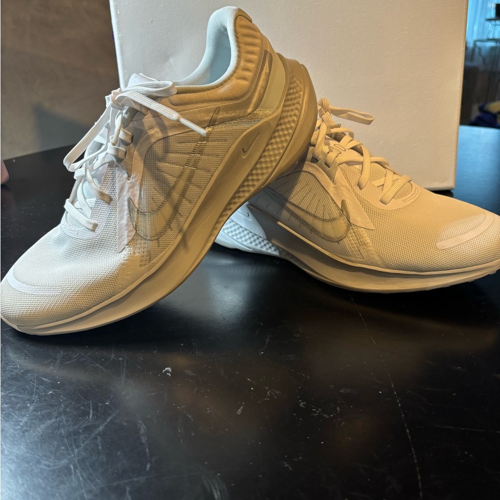 Woman’s Nike Quest 5 white Athletic Shoes